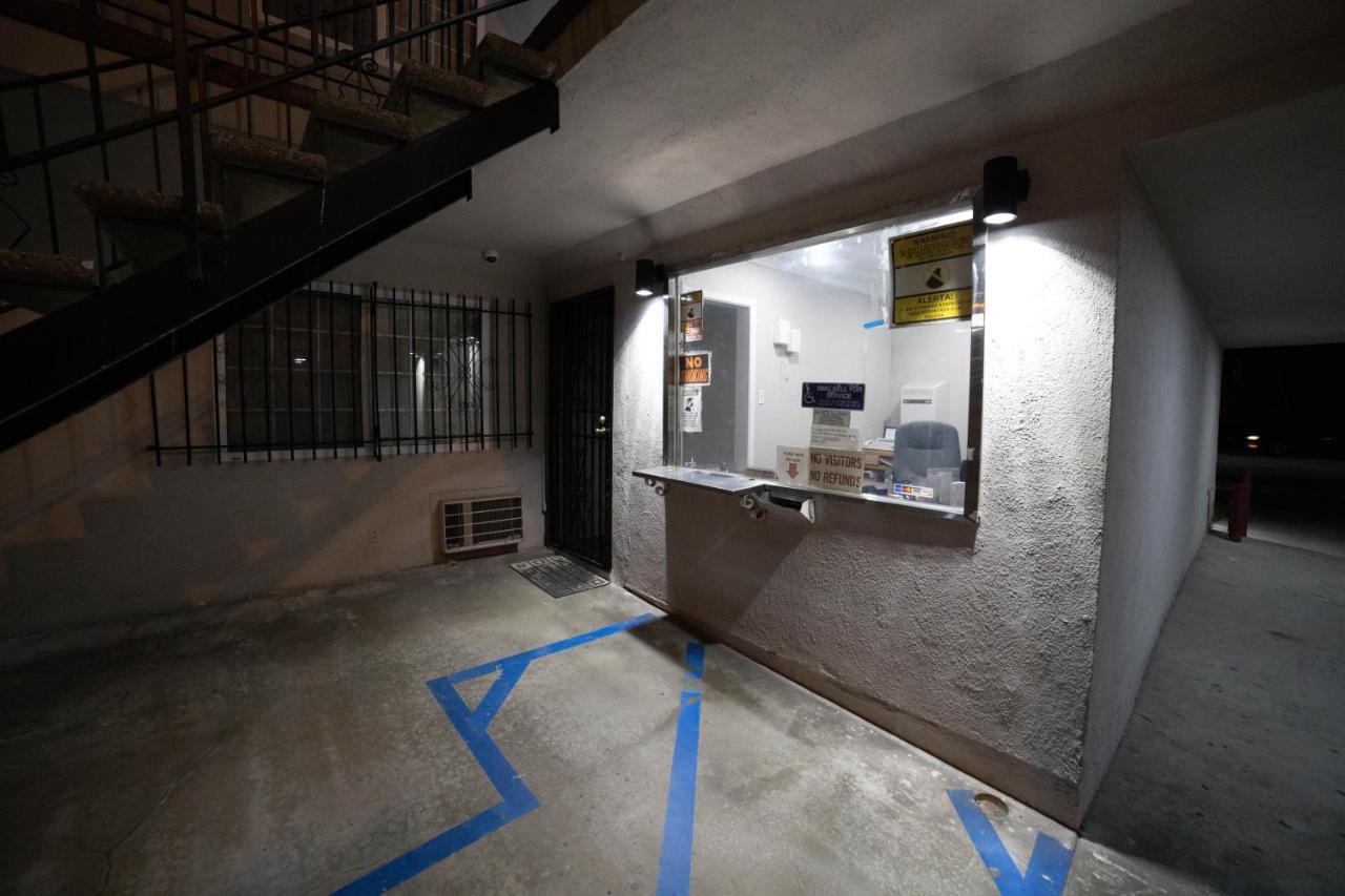 Artesia Motor Inn Bellflower Exterior foto